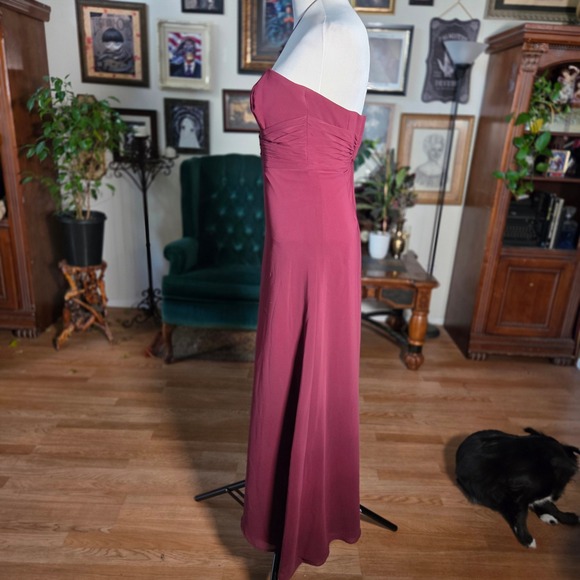 Alfred Angelo Signature Strapless Burgundy Gown Pleated Gown Formal Dress - Picture 5 of 7